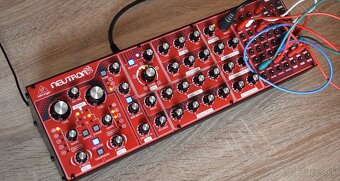 Behringer Neutron - 2