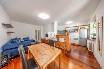 POD LESOM NA KRAMÁROCH - PRIESTRANNÝ 2IZBOVÝ BYT S VEĽKOU LO - 2