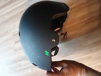 Predám prilbu Varsity K2 + chrániče FILA - 2