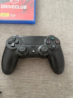 Predám PS4 Slim 1TB + 8 hier - 2
