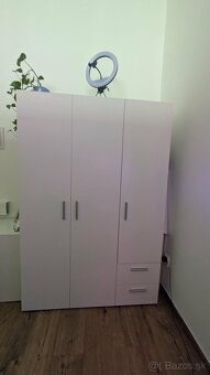 Skriňa, skrinka, gauč, paravan - 2