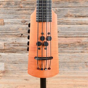 NS Design CR4 4-strunová pražcová omni basgitara so stojanom - 2