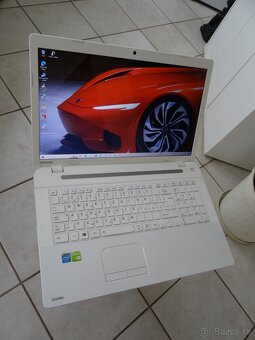 17.3" Toshiba L70/Core I5/ 8GB RAM/128SSD a 1TB HDD/NVidia - 2