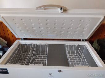 Truhlicova mraznička electrolux - 2