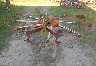Zhrňovač Deutz-Fahr - 2