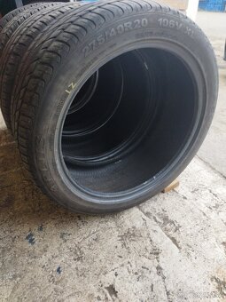 275/40 R20 - 2