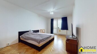 NA PREDAJ zrekonštruovaný, 3 izbový byt /83m2/ s dvomi balkó - 2