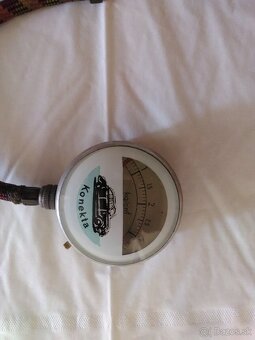 KONEKTA -merac tlaku pneu- TATRA 603 - 2