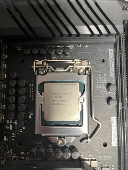 Predám Intel i7-10700k Asus rog z490f a HyperX 32GB KIT DDR4 - 2