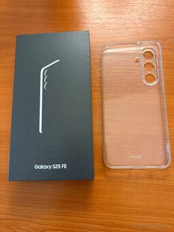 Predám Samsung galaxy S25  FE 128gb modrý - 2