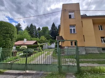 NA PREDAJ - 3 izb.byt s atmosférou rod.domu HANDLOVÁ - 2