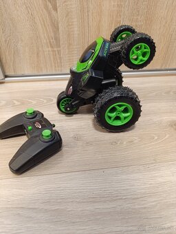 Auto na dialkove ovladanie - 2