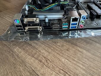 Predam cpu i3-9100 s doskou, 16GB ram, m.2 disk 250GB - 2