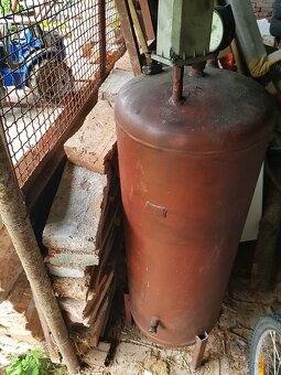 Ponúkam na predaj 125 litrovú tlakovú nádrž - 2