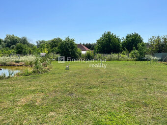 Rodinný dom s pozemkom 2 395 m², Kolárovo, Komárno - 2