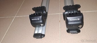 Originálne priečne nosiče na toyotu - 2