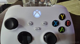 Ovládač  na xbox one a s - 2
