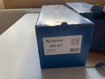 Predám nové zadné pružiny golf 5-golf 6 hatchback krátky. - 2