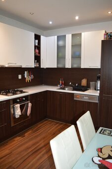 2-izbový, priestranný byt s malým balkónom.  -VÝRAZNÁ ZĽAVA- - 2