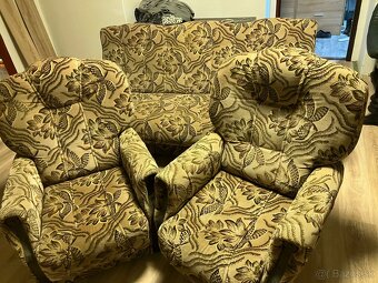 Predám retro sedačku komplet aj s kreslami a taburetmi - 2