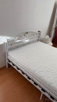 biela posteľ s lamelovým roštom - 2