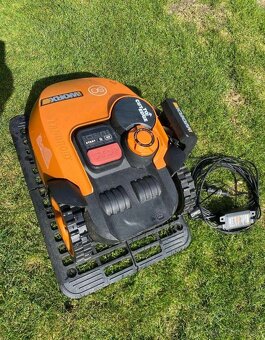 Robotická kosačka WORX SO500i s wifi+nabíjacia stanica. - 2