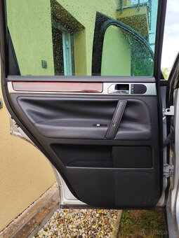 Tapacíre VOLKSWAGEN TOUAREG 7L - 2