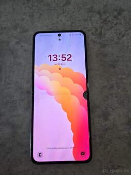 Samsung Galaxy Flip 4 - 2