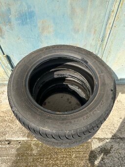 Gumy Toyo Snowprox 185/65 R15 ZIMNE - 2