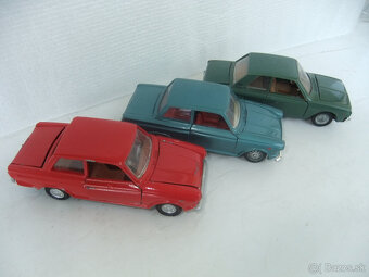Predam v 1:43 od POLITOYS M:FORD Taunus a FORD Cortina - 2