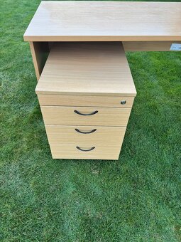 Kancelársky stôl - 2