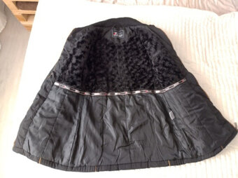 Čierna prešivana damska vetrovka značková Nature s kapucňou - 2