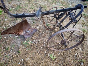 Konský pluh+kolečka - 2