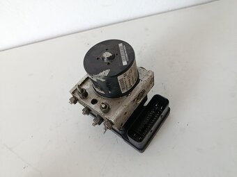 rj abs megane3 476606747r-a 100€ - 2