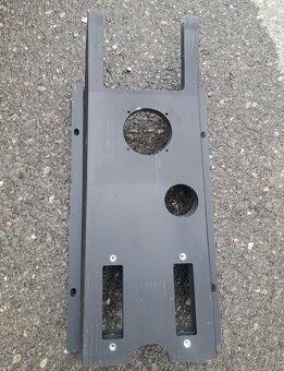 PREDAM TIAHLO+KONZOLA,TRETI BOD TRAKTOR ZETOR - 2