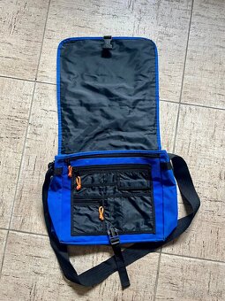 Kvalitná školská taška cez plece EF - 2