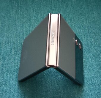 Samsung Galaxy Z Flip4 256GB - 2