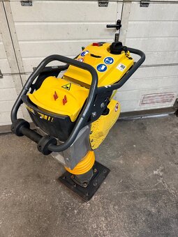 Vibračné dusadlo Bomag BT65 2022 - 2