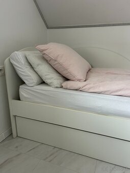 POSTEL S ČELOM - 2