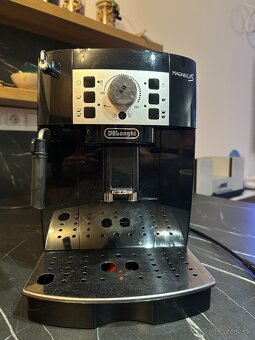 Predám kávovar De'Longhi Magnifica S ECAM - 2