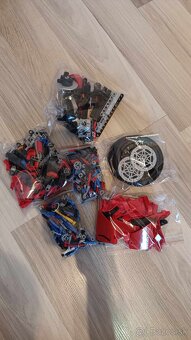 LEGO Technic 42107 Ducati Panigale V4 R – kompletný set s kr - 2