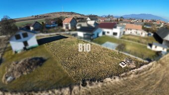 ZNÍŽENÁ CENA - Stavebný pozemok 800 m2 - 2