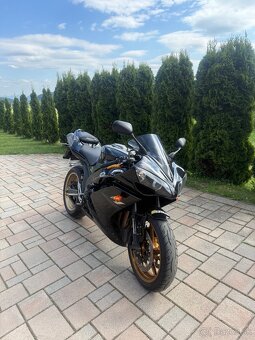Yamaha R1 - 2