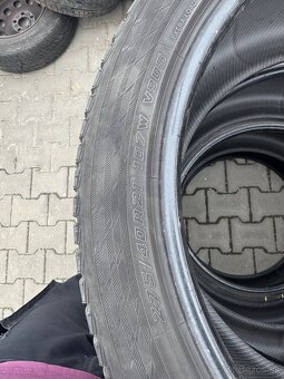 275/40R21 107W - 2