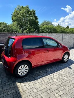 Volkswagen eco up 1.0 CNG/benzín, r. 8/2023 – TOP stav - 2