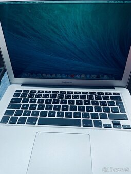 Apple MacBook Air-inch dual-core i5 - 2
