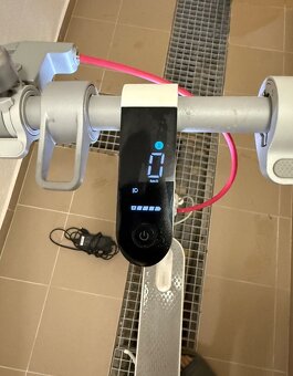 Elektrická kolobežka - Xiaomi Mi Electric Scooter 3 Lite - 2