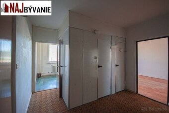 Pôvodný stav - Veľký 2i 68m2 + loggia na sídlisku Roveň - 2