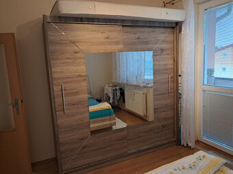 Lacno predám nábytok - 2