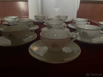 Šálka a tanierik  cena 1,20€  mám 13 kusov - 2